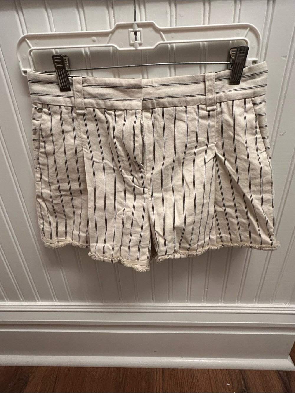 Rag & Bone Cream Pinstripe Shorts Size 0 High Rise Frayed Hem Tailored